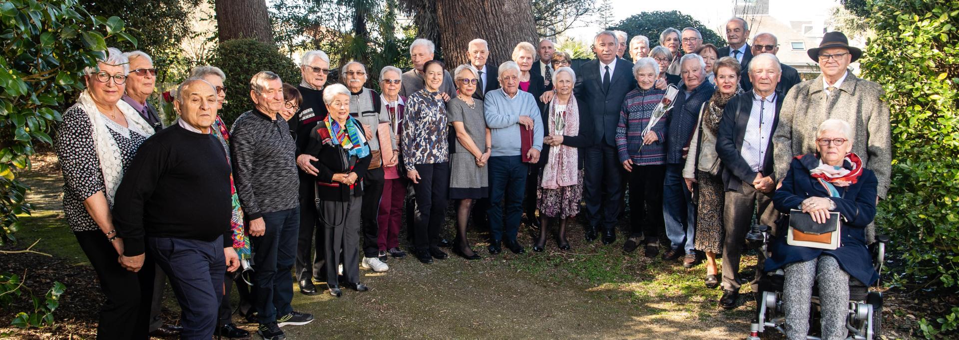 Photo de groupe des participant aux noces d'or 2023