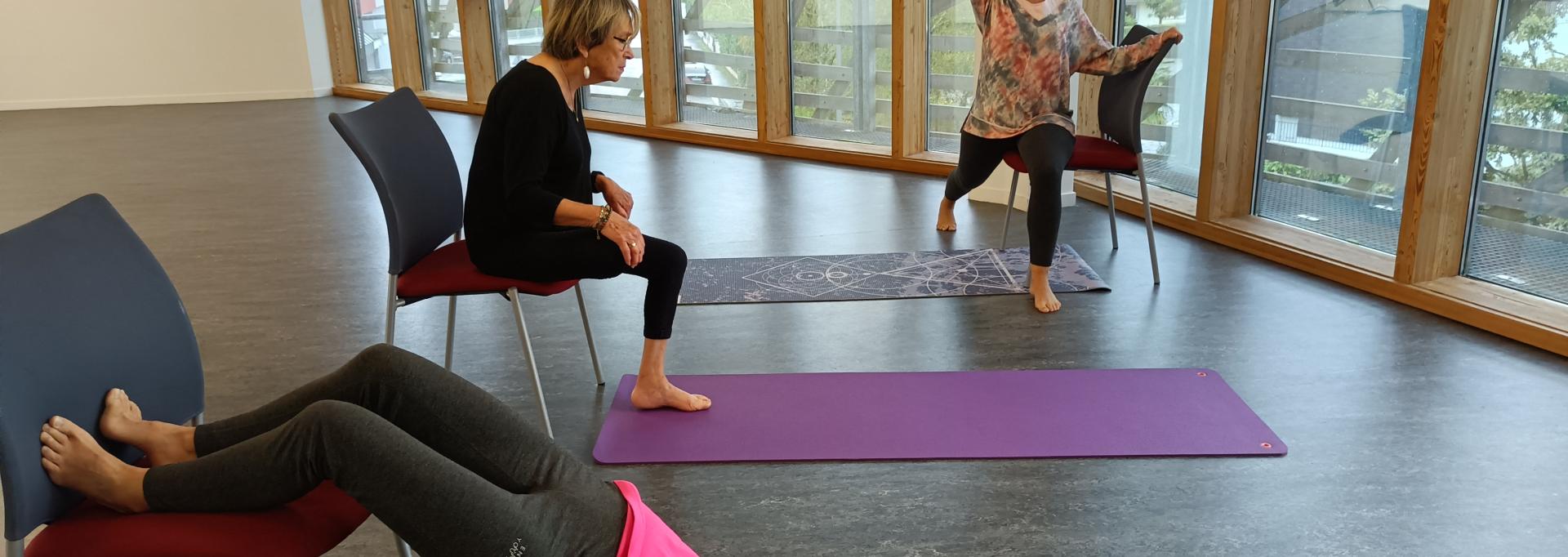 Yoga doux avec pratiques adaptées