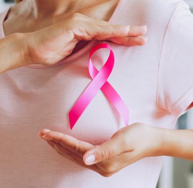 Un ruban rose en signe du mois de sensibilisation au cancer du sein 