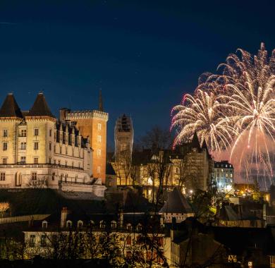 feu d'artifice avec vue sur le château de Pau