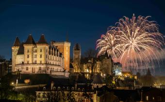 feu d'artifice avec vue sur le château de Pau