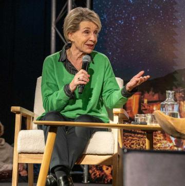 Marie-France Hirigoyen lors de sa conférence aux Idées mènent le Monde