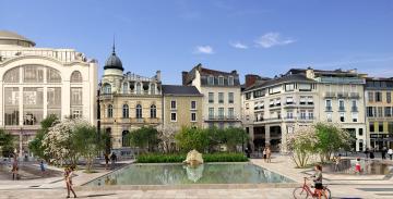 Végétalisation de la place Clemenceau : vue fontaine