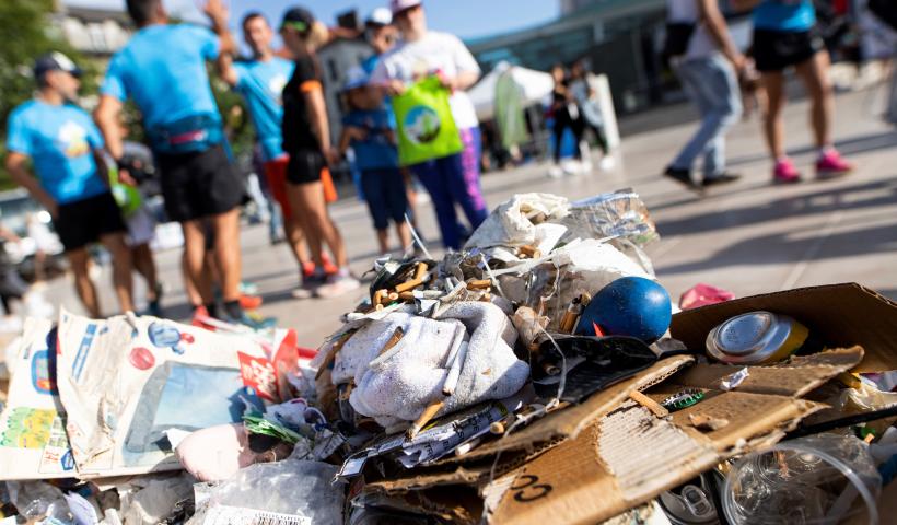 tas de déchets sauvages