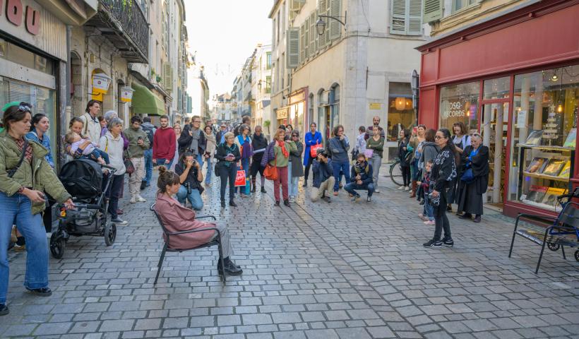 Théâtre de rue dans le cadre des violences faites aux femmes